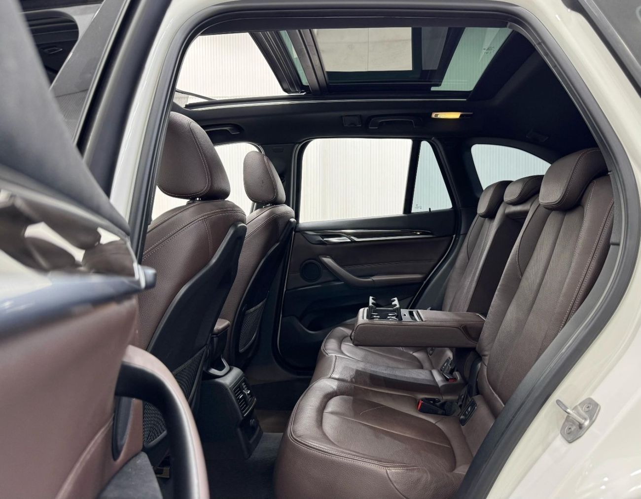 BMW X1 sDrive 20i 2.0L 2016 BMW X1 sDrive20i, Full Service History, Excellent Condition, GCC