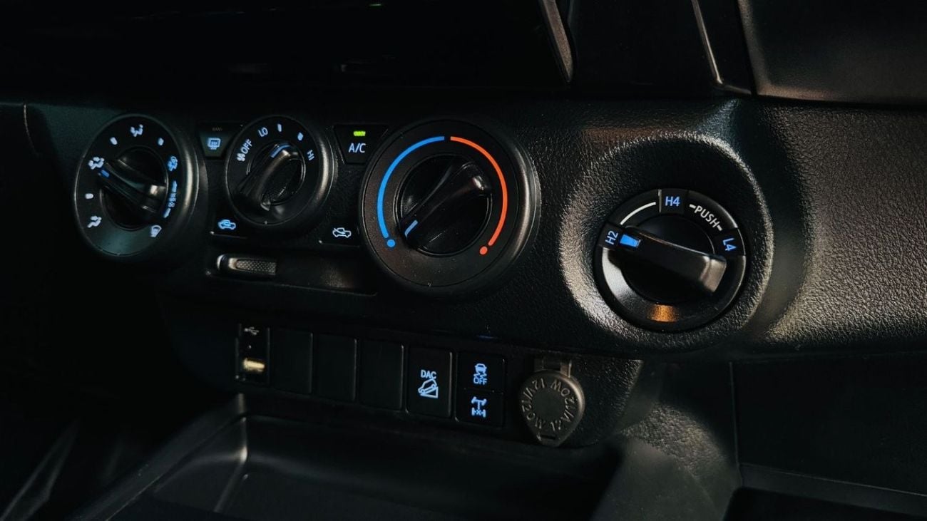 تويوتا هيلوكس -