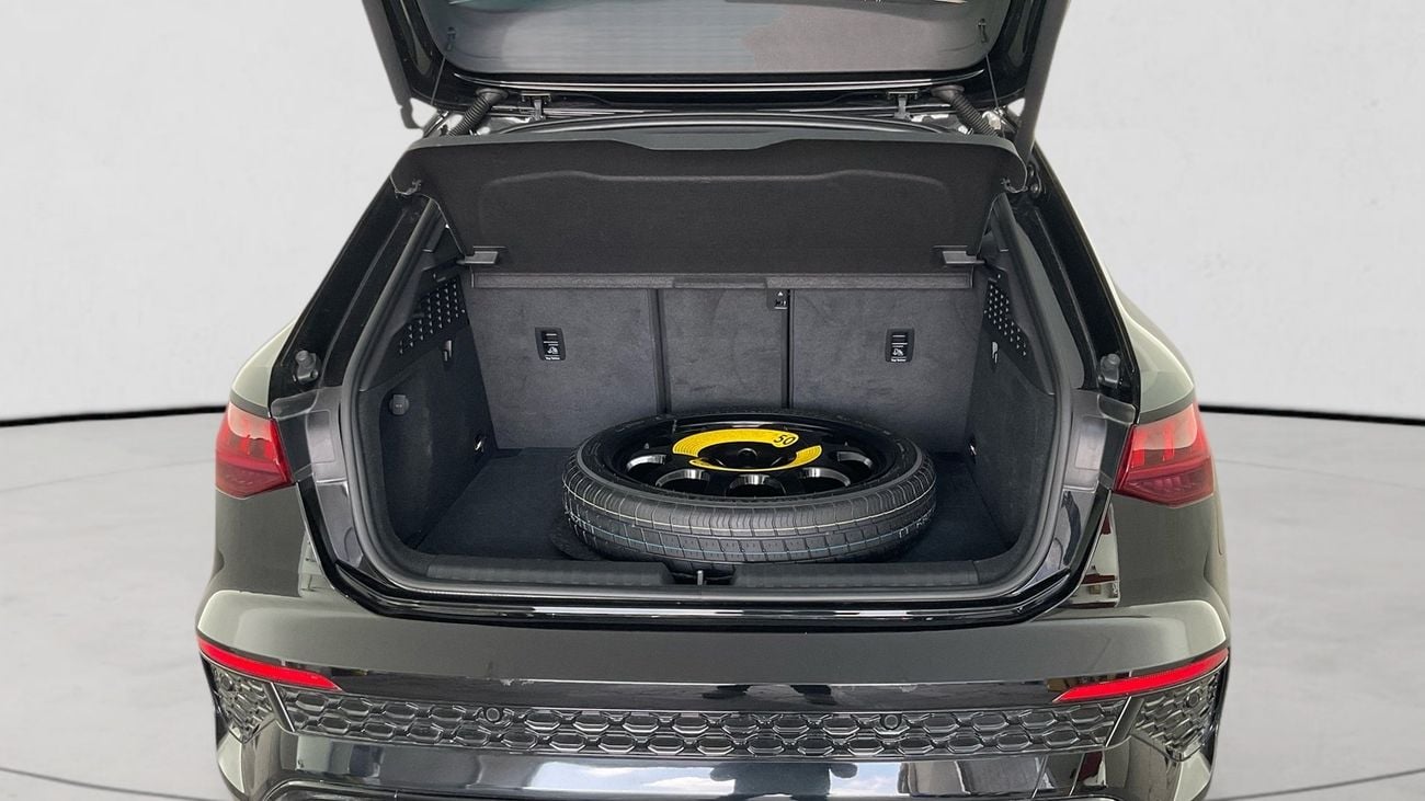 أودي RS3 TFSI quattro | شامل الضمان | 0 ﺪﻔﻋﺓ ﺃﻮﻟﻯ