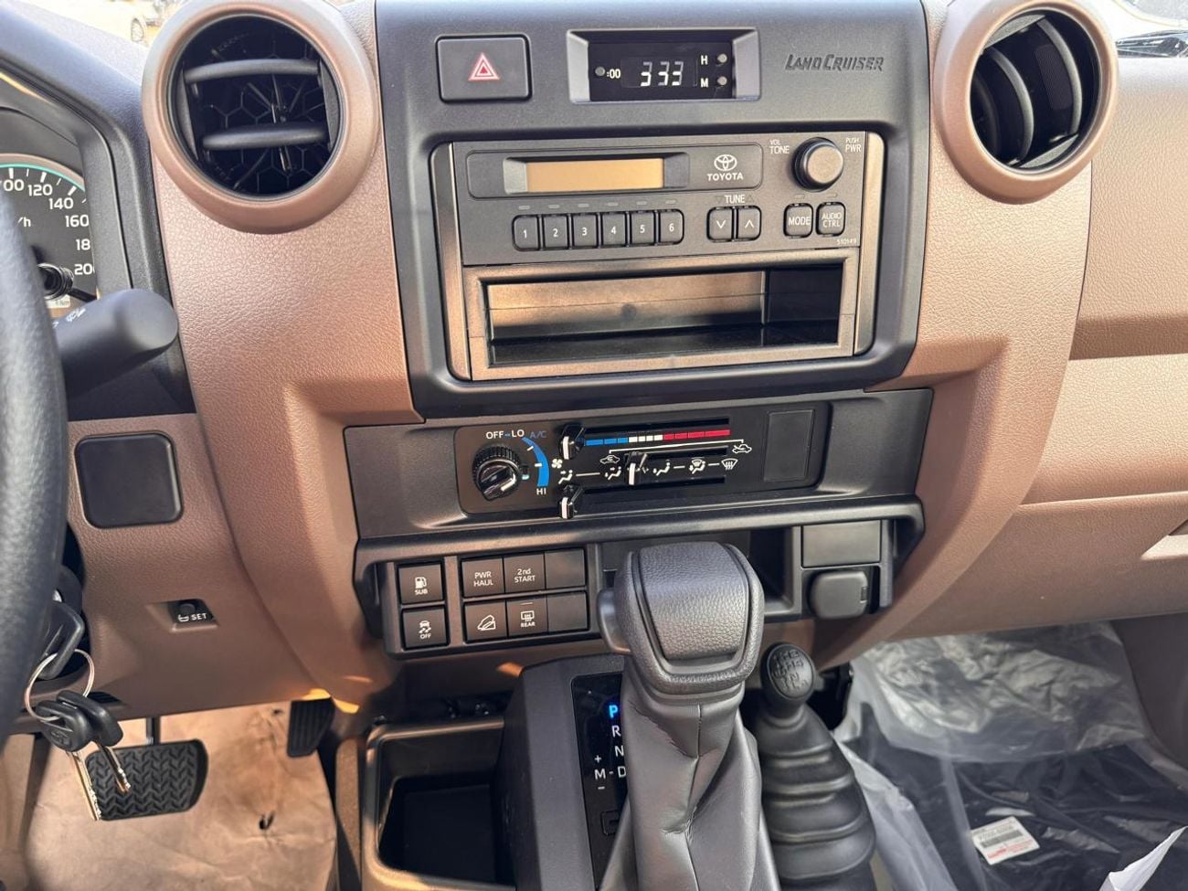 تويوتا لاند كروزر بيك أب 70 4.0L PETROL V6 AUTOMATIC TRANSMISSION ( FOR RE-EXPORT ONLY