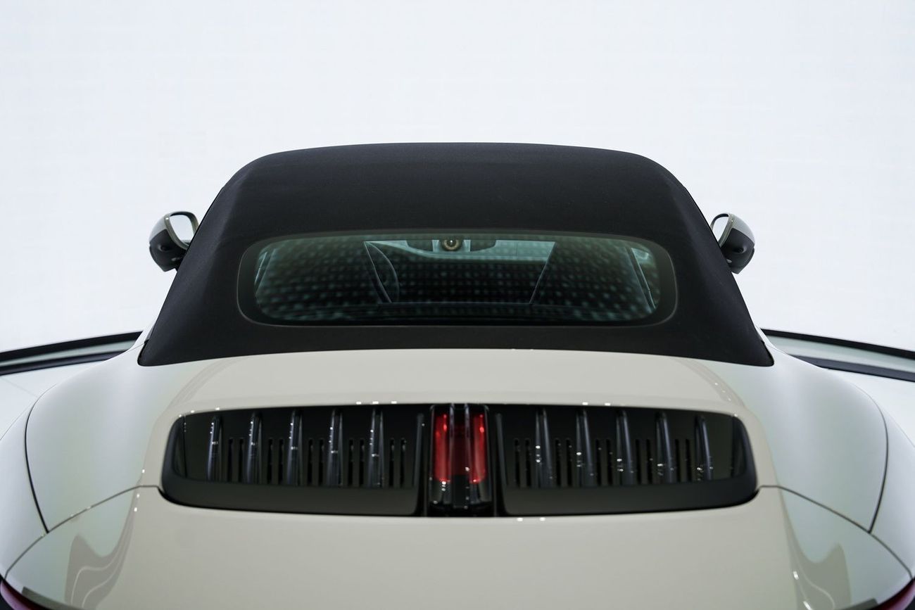 بورش 911 Carrera 3.0L (380 HP) Convertible