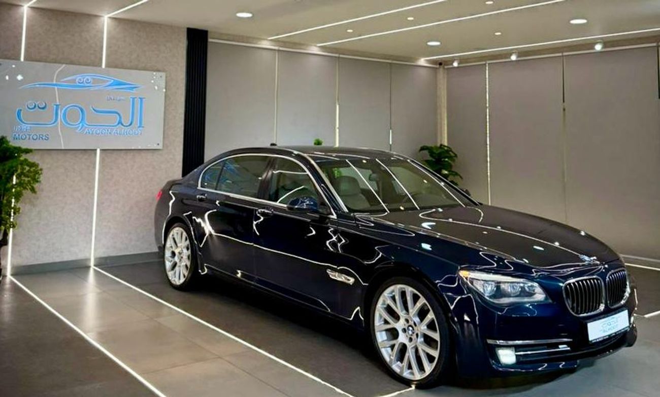 BMW 730Li Exclusive 4.0L ELITE BMW 730Li V6 || GCC II POWERFUL ENGINE II TOP RANGE || REAR SCREENS
