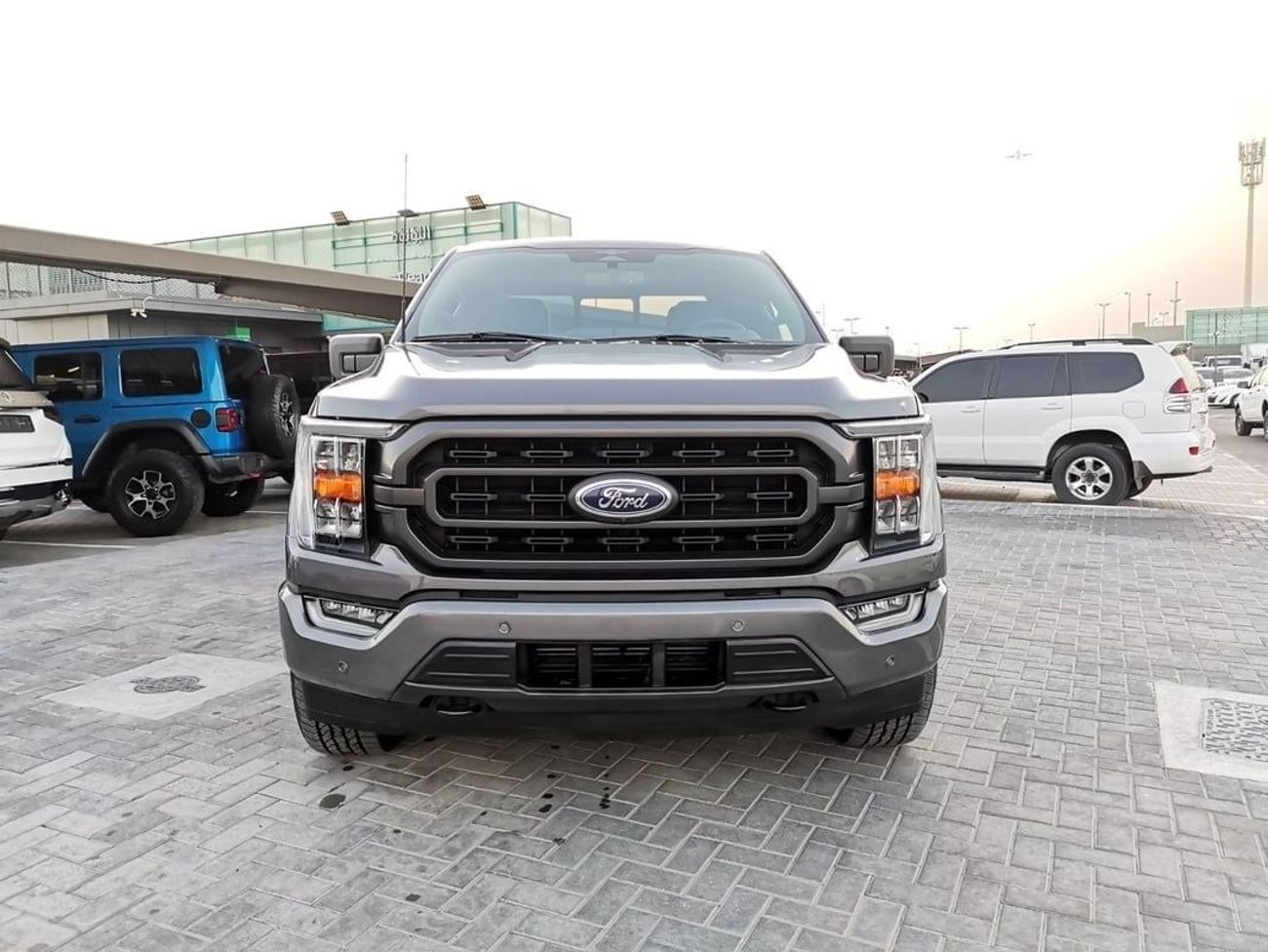 فورد F 150 Ford F-150 XLT Sport - 2023 - Grey