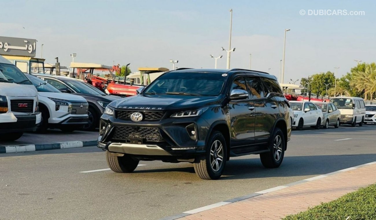 Toyota Fortuner | FACELIFTED TO 2023 | GCC SPECS | 4WD | LEATHER INTERIOR |