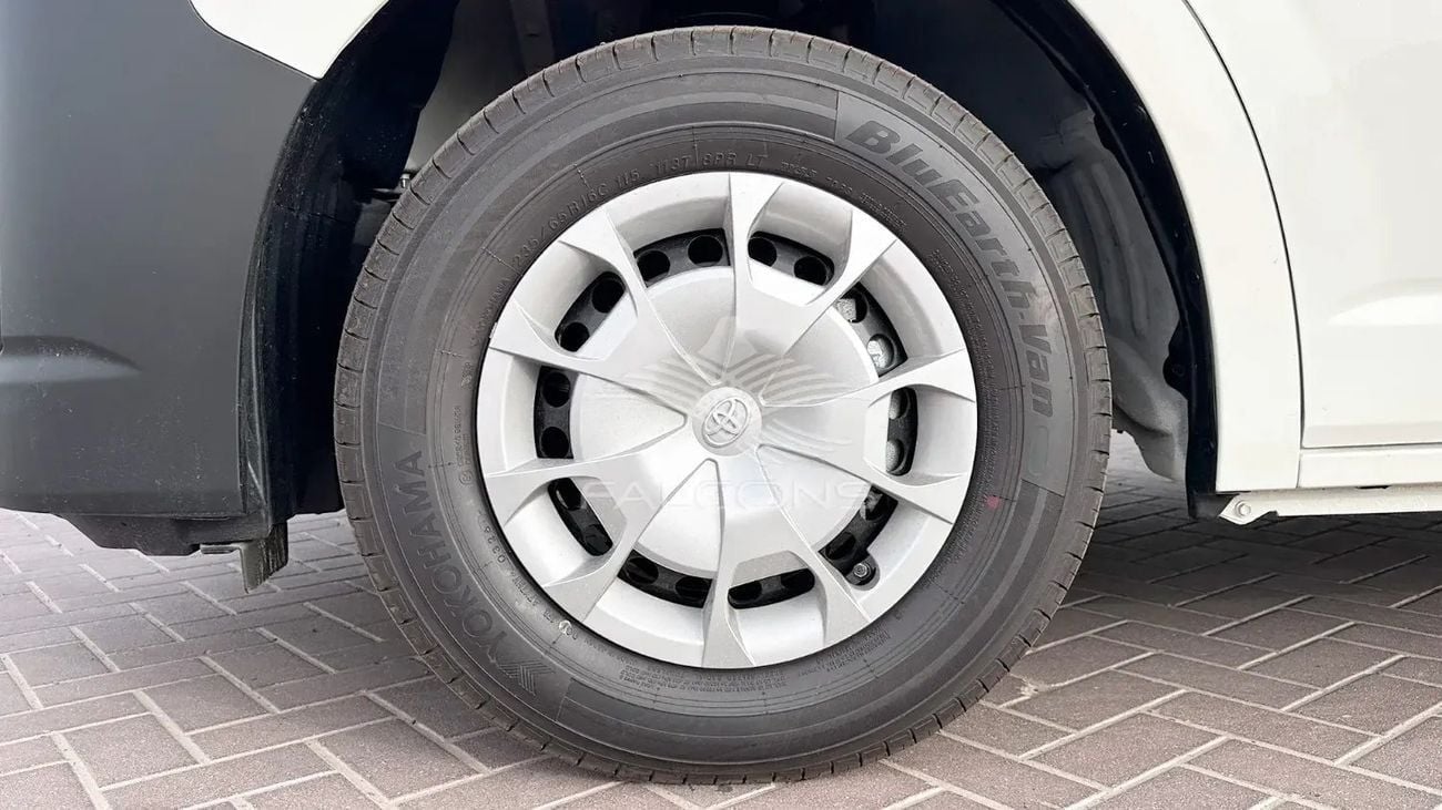 Toyota Hiace GL Toyota/HIACE P/HGG22 3.5L 6 Cylinders 13 seater 6AT