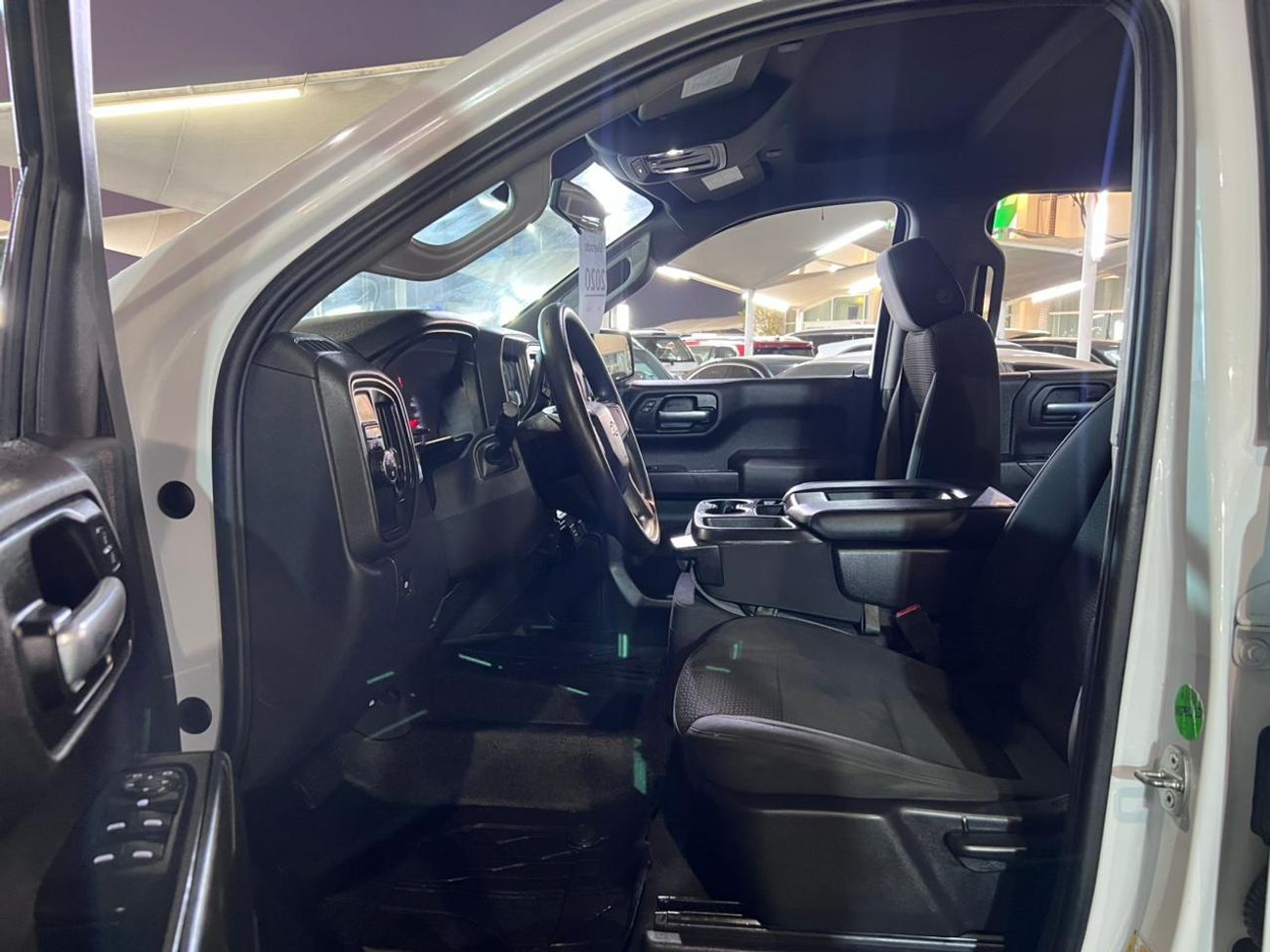 شيفروليه سيلفارادو Very clean car low mileage 4 cylinder turbo