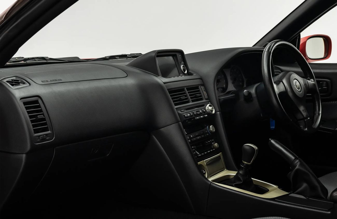 نيسان سكايلاين 2.6L I-6 Turbocharged Engine