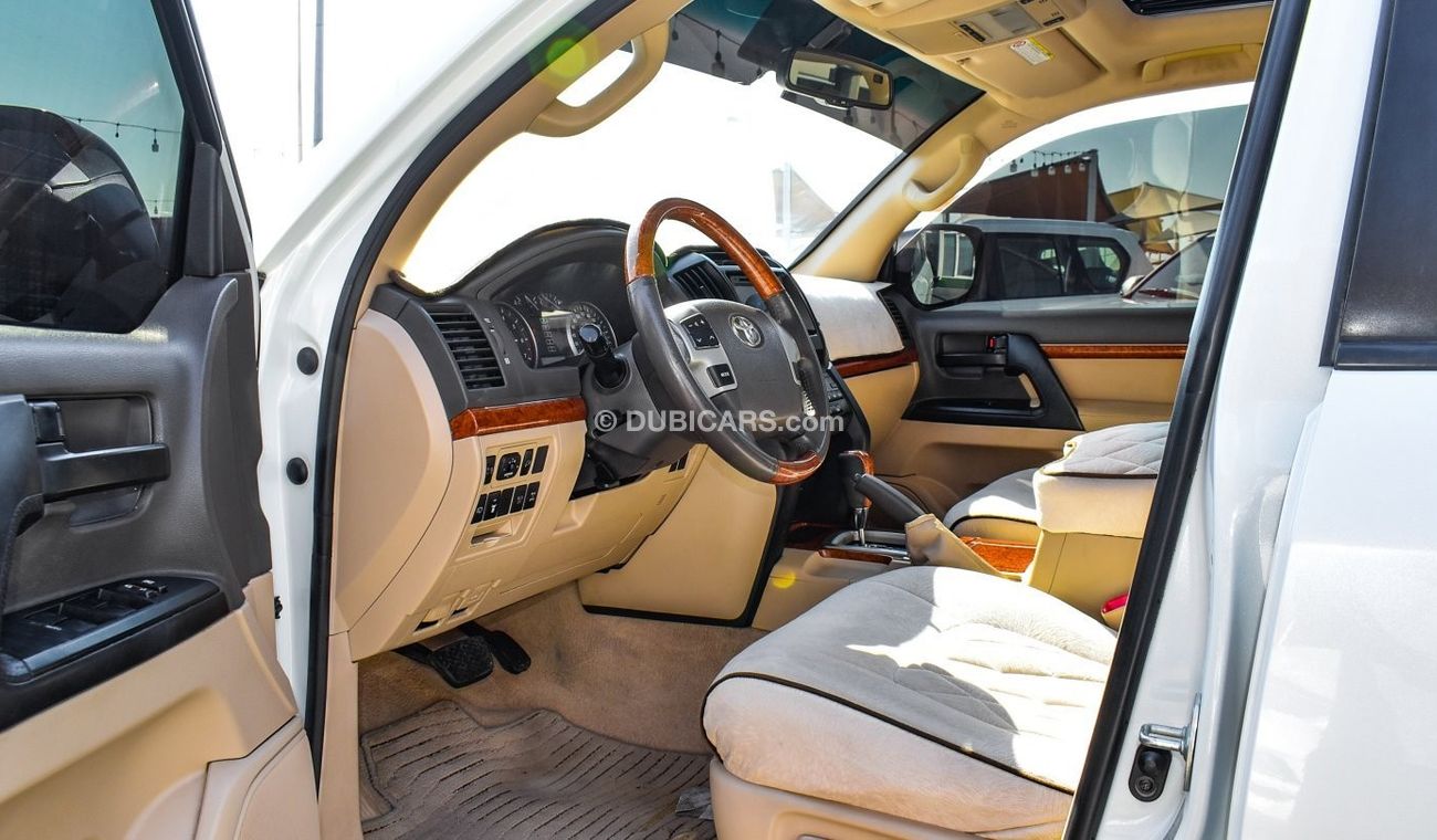 Toyota Land Cruiser GXR V8