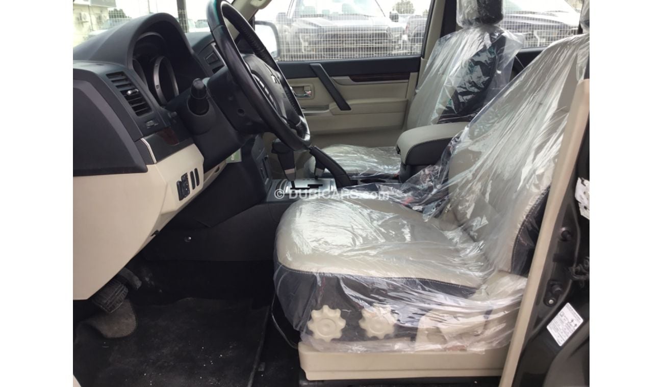 ميتسوبيشي باجيرو MITSUBISHI PAJERO 2017 GRAY COLOUR GCC SPECIFICATION