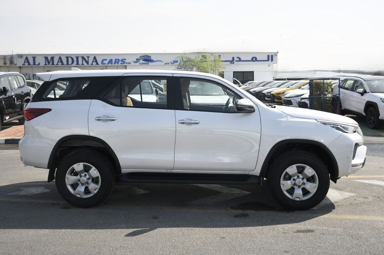 تويوتا فورتونر 2.4L V4 Diesel Automatic  7 Seats GCC (Ready Stock)