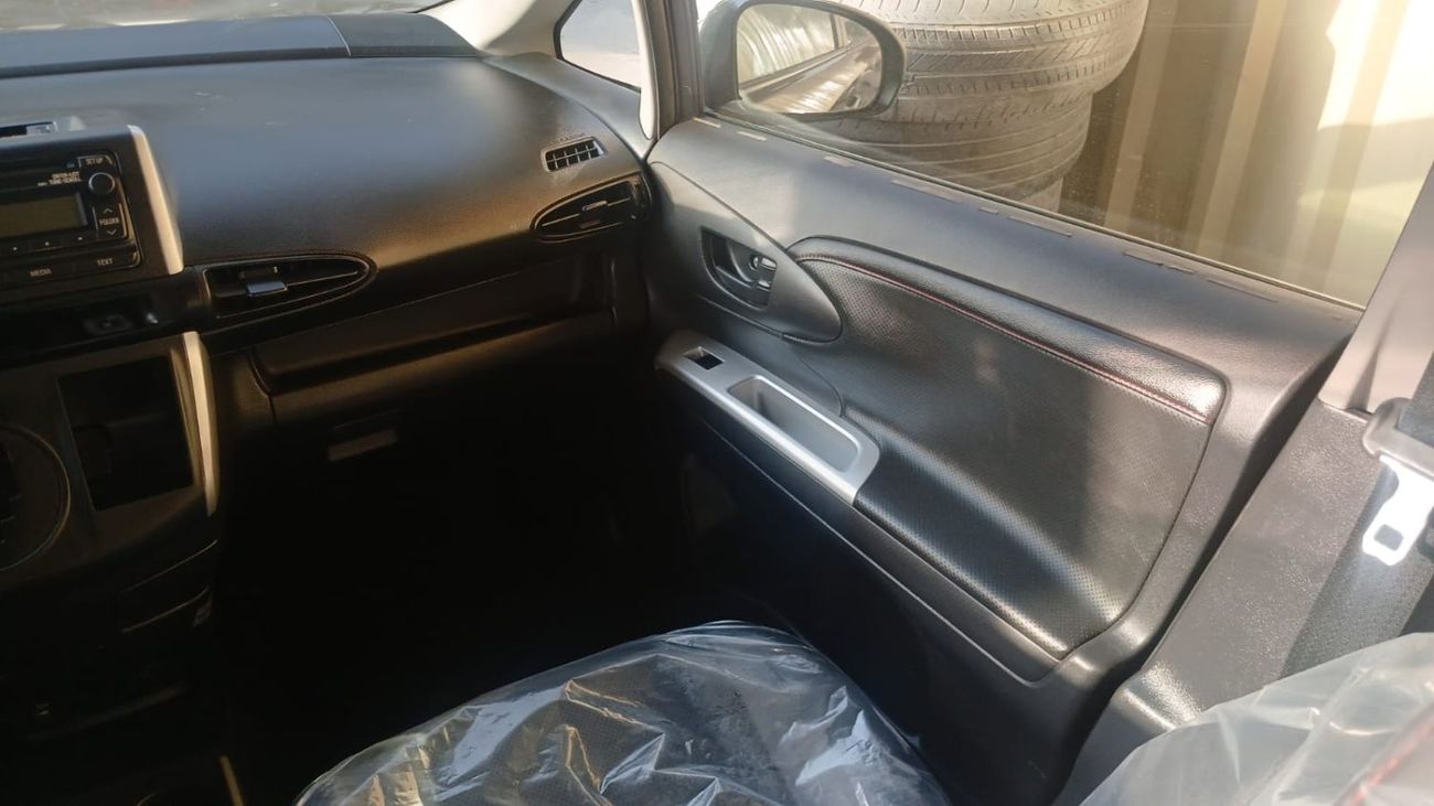 Toyota Wish LEFT HAND VEHICLE 2WD AT 2.0L