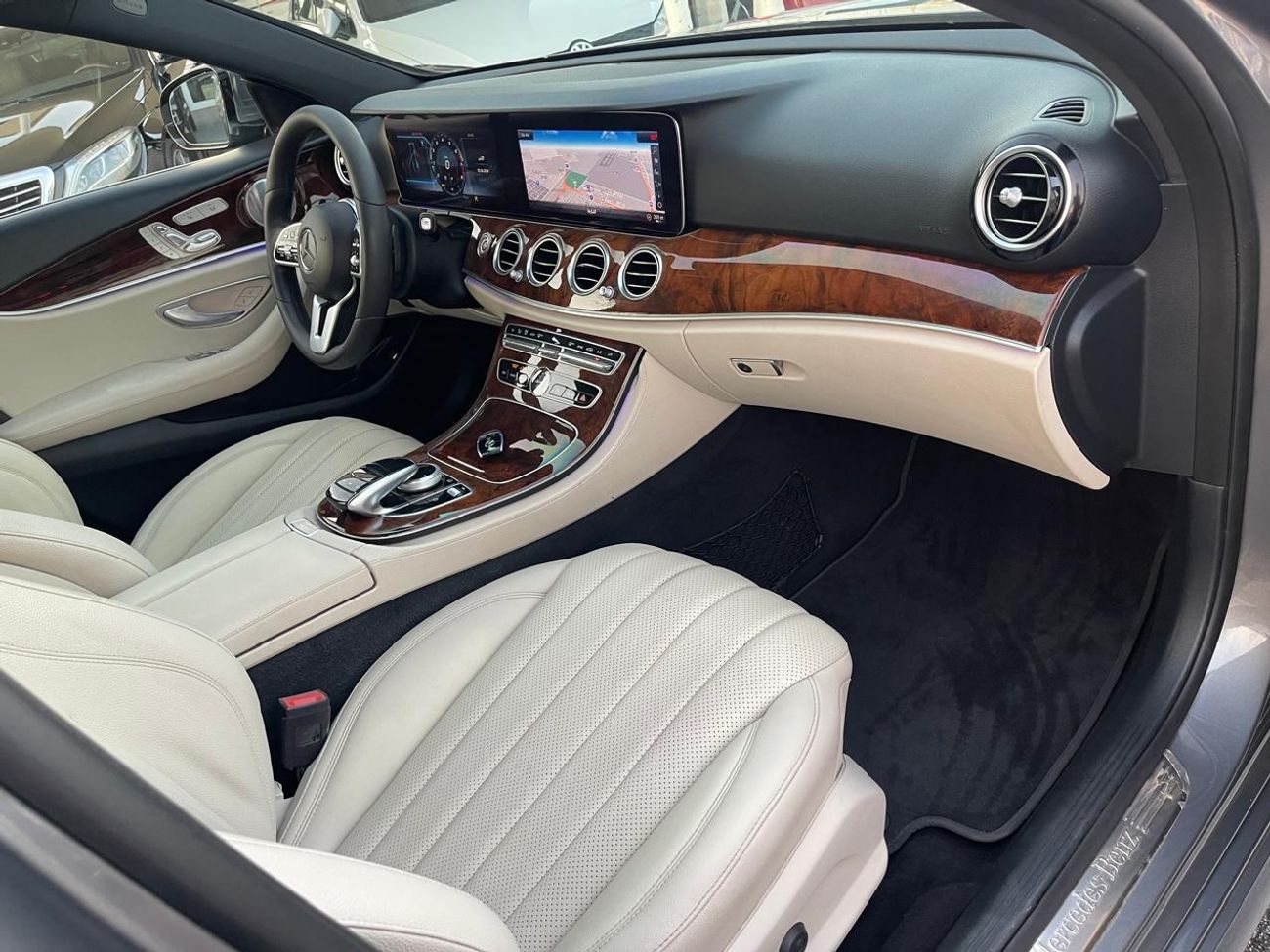 مرسيدس بنز E300 AMG