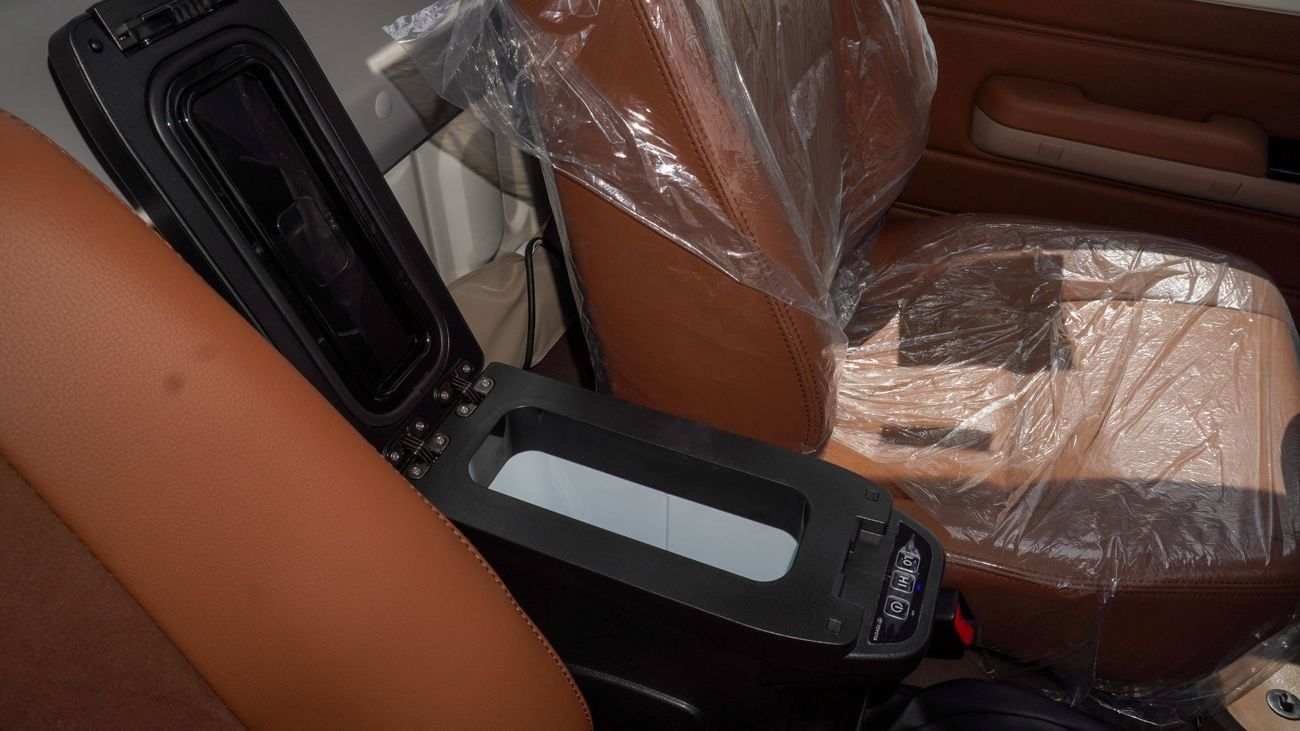 تويوتا لاند كروزر بيك آب LX 4.0 L V6