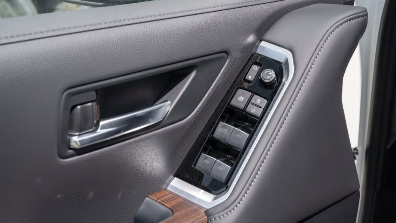 Toyota Land Cruiser TOYOTA LC300 3.5L TT PETROL GXR-HI 2025 GCC