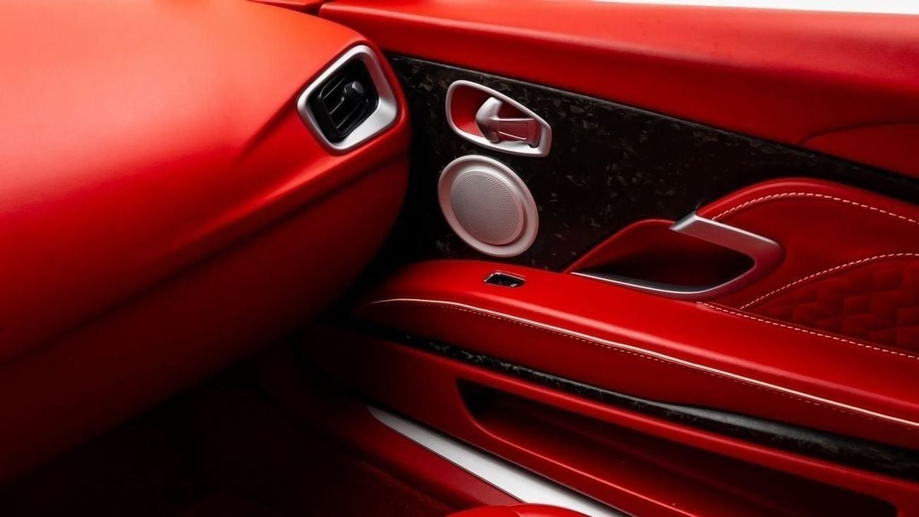 Aston Martin DBS Superleggera 5.2L Superleggera - 2019 - GCC Specs