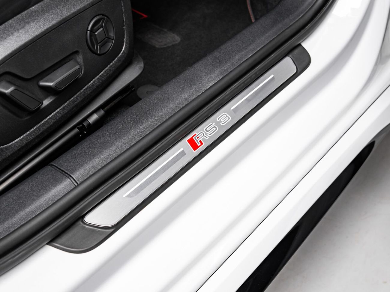 أودي RS3 TFSI quattro 2.5L Sedan