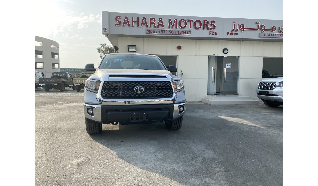 Toyota Tundra Crew Max  SR5 V8 5.7L Petrol AT