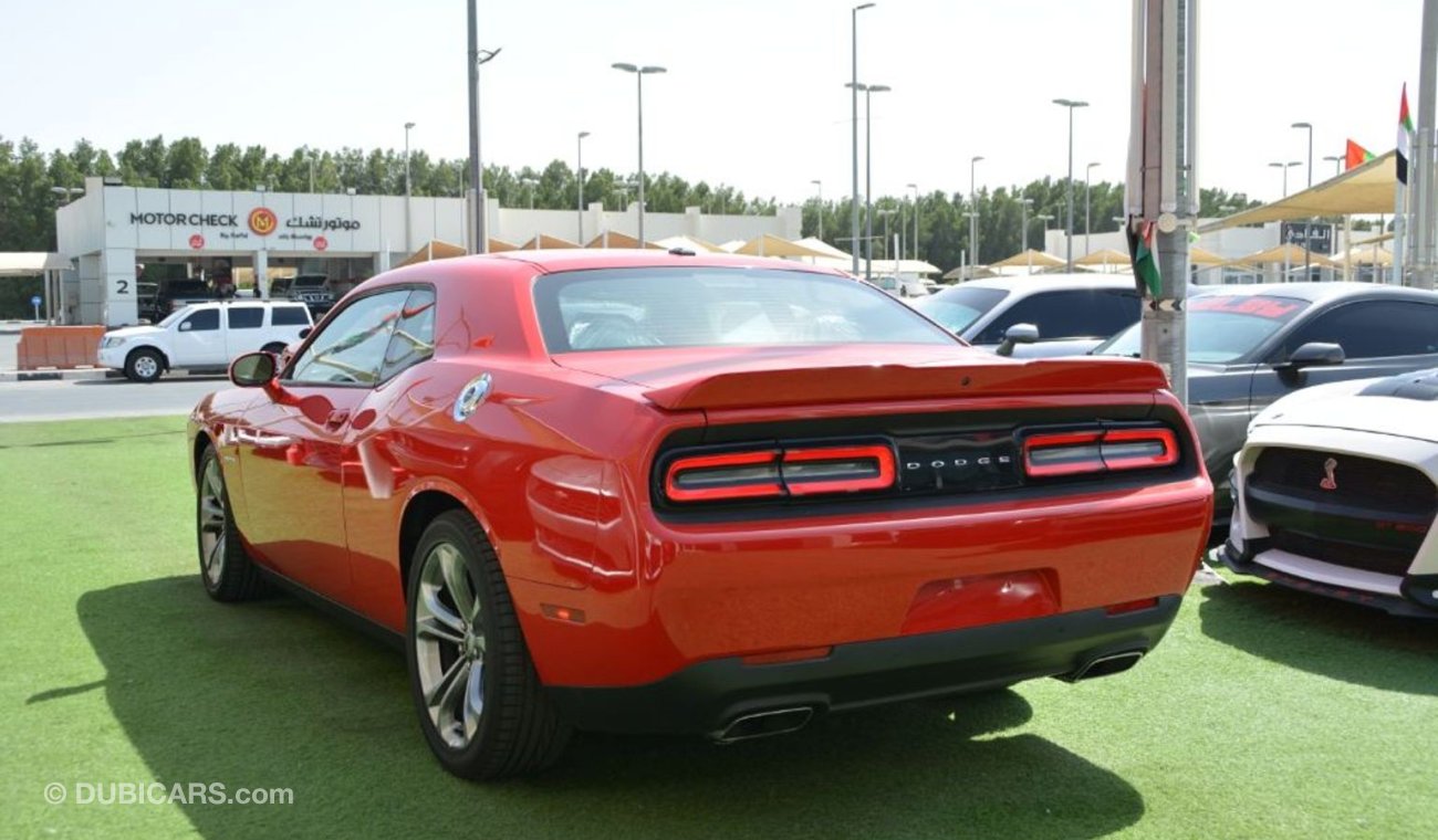 Dodge Challenger Dodge Challenger R/T Hemi V8 2020/ Low Miles/ Leather Seats/ Very Good Condition