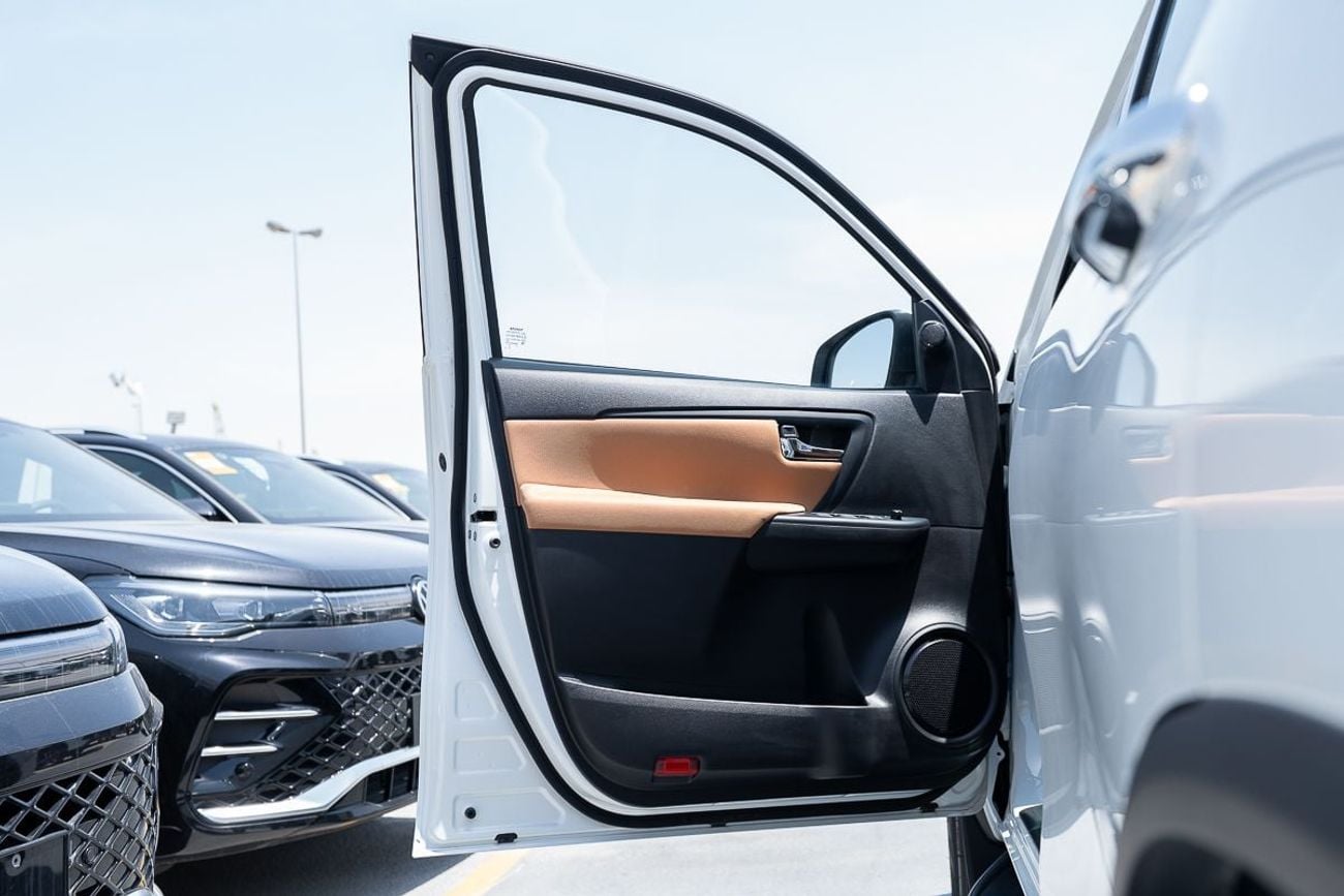 تويوتا فورتونر 2.7L Petrol Automatic Transmission 4x4 2026