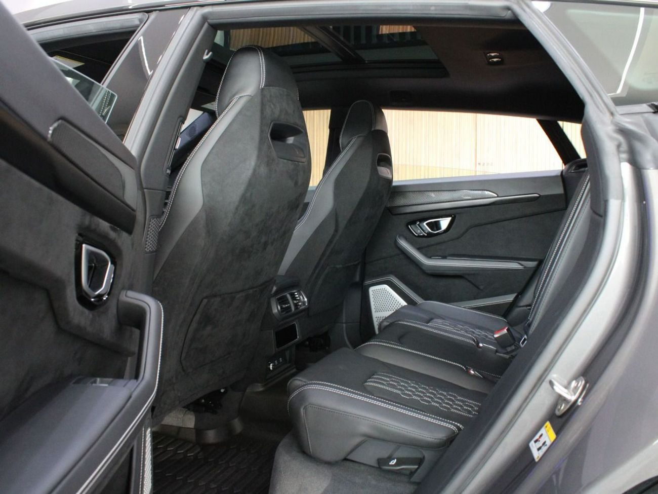 لامبورغيني اوروس 4.0T V8 Performante