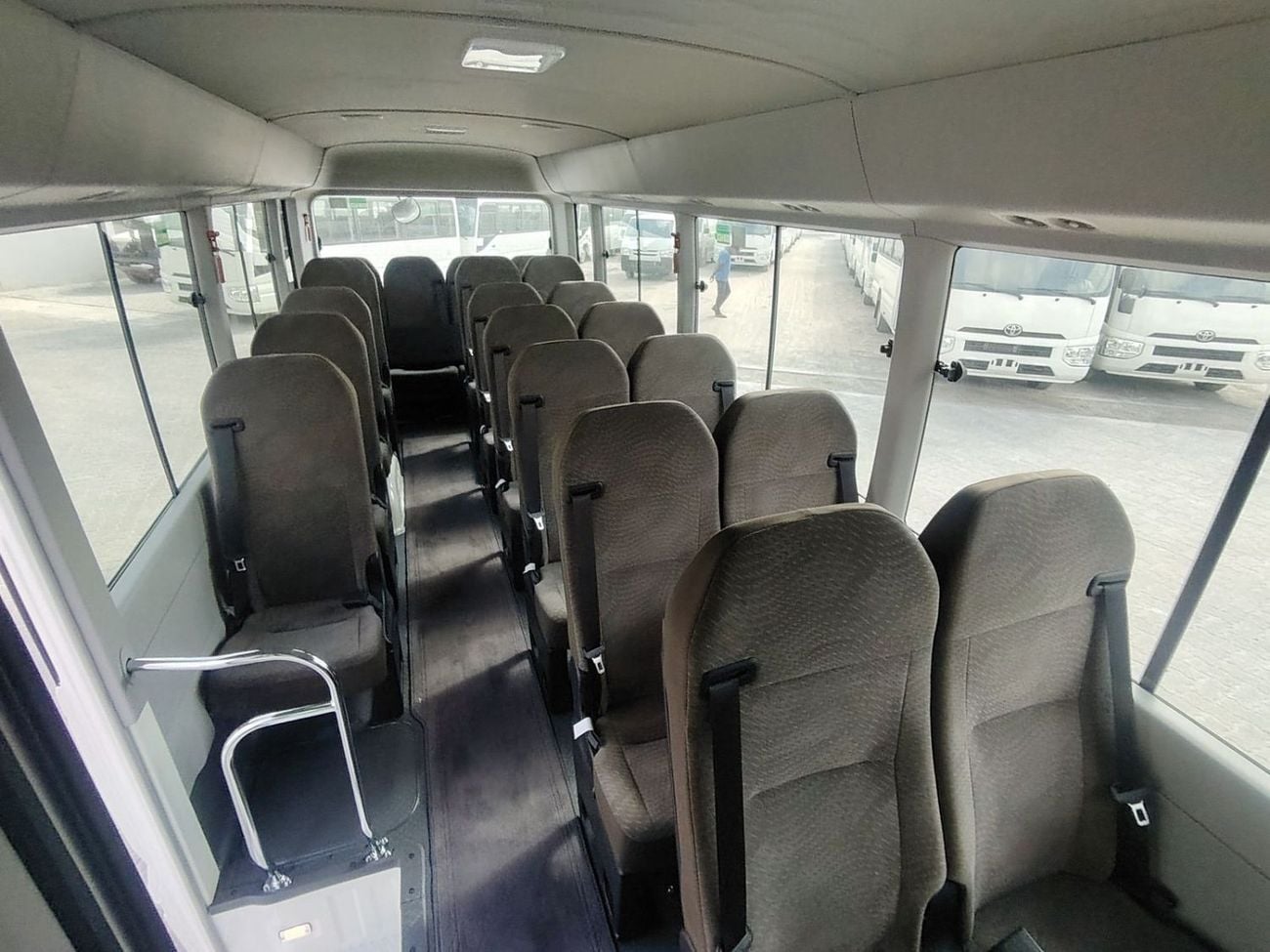 Toyota Coaster 2025 TOYOTA COASTER HIROOF 2.8L DIESEL A/T 22 SEATER LUGGAGE RACK BRAND NEW 0KM