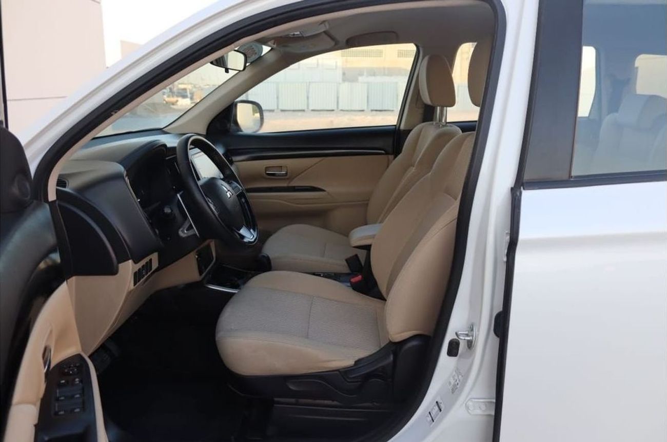 Mitsubishi Outlander GLX Basic 2.4L (5 Seater) Mitsubishi Outlander 2020 GCC edition, mileage 85,000 KM, with a 2.4L engi