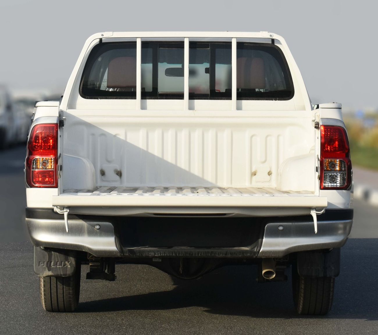 Toyota Hilux TOYOTA-HILUX 4X2 DC 2.7L M/T