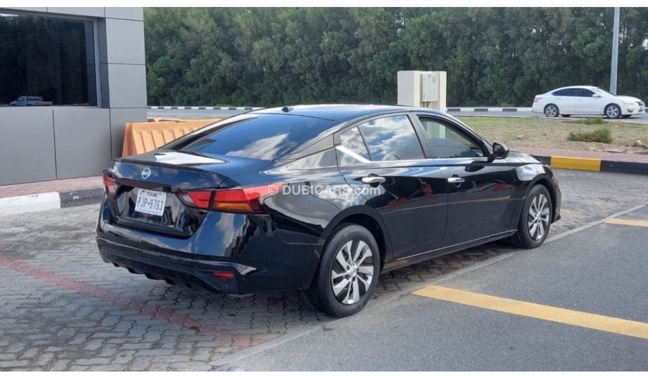 Nissan Altima SV Low mileage