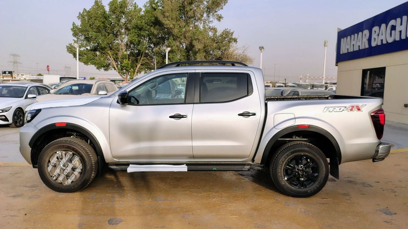 نيسان نافارا Std 2.5L RWD M/T