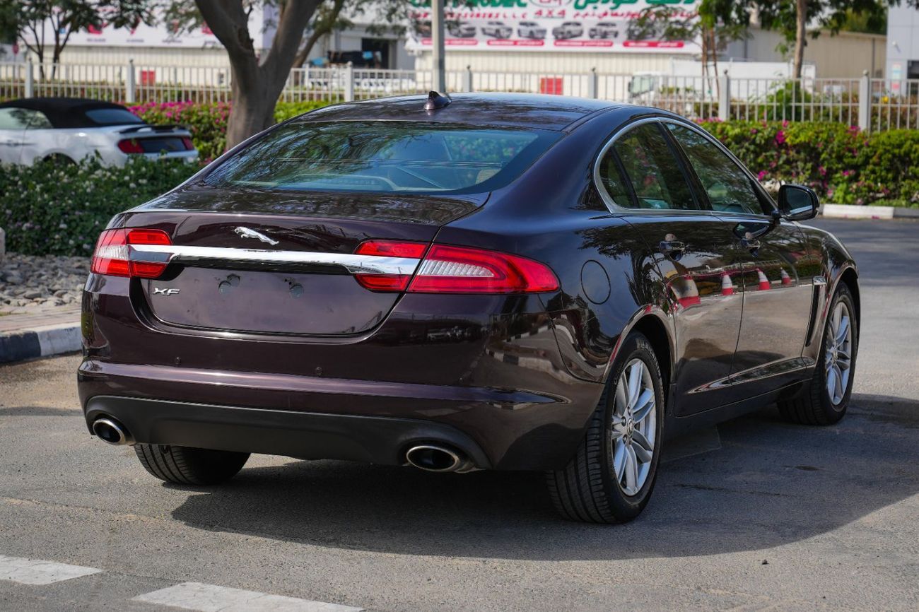 Jaguar XF 2013 LUXURY!! GCC SPECS!! FULL SERVICE HISTORY