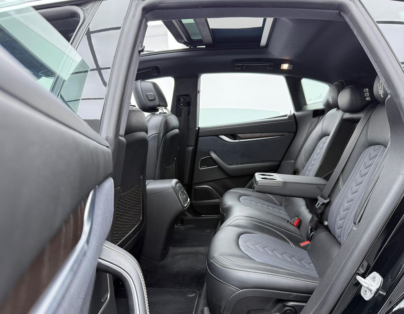 Maserati Levante GranLusso 3.0L 2017 Maserati Levante GranLusso, Full Service History, Excellent Condition, GCC