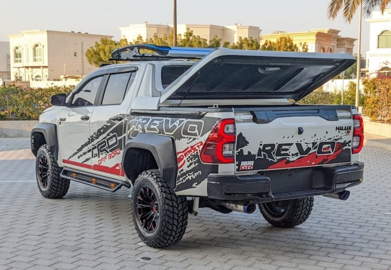 تويوتا هيلوكس TOYOTA HILUX FACELIFTED 2025 GR SPORT OFF-ROAD V4 GCC IN EXCELLENT CONDITION