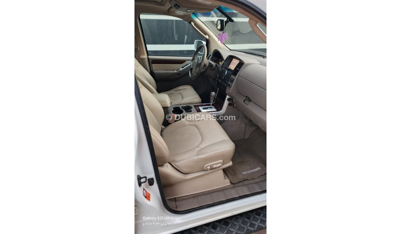 نيسان باثفايندر 5.6 لتر 8 سلندر