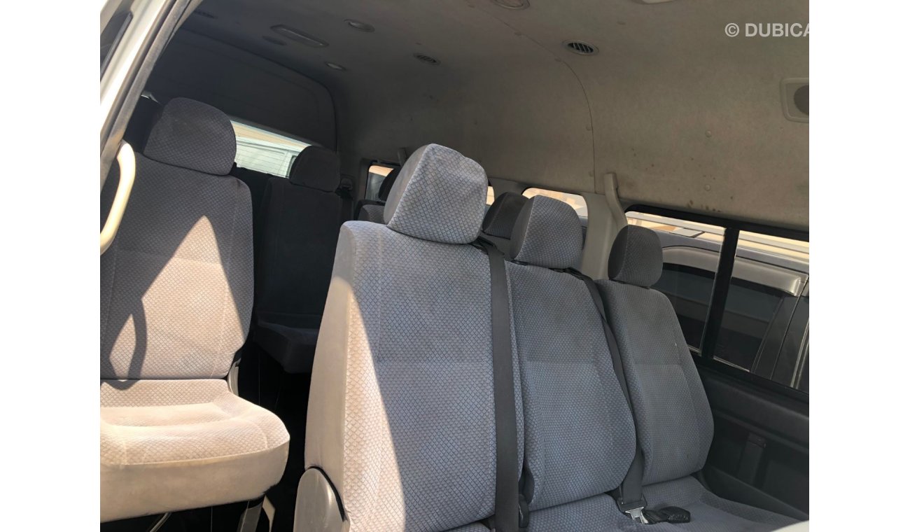 Toyota Hiace Toyota Hiace Highroof Bus 15 seater, A/T, model:2012. Only done 99000 km