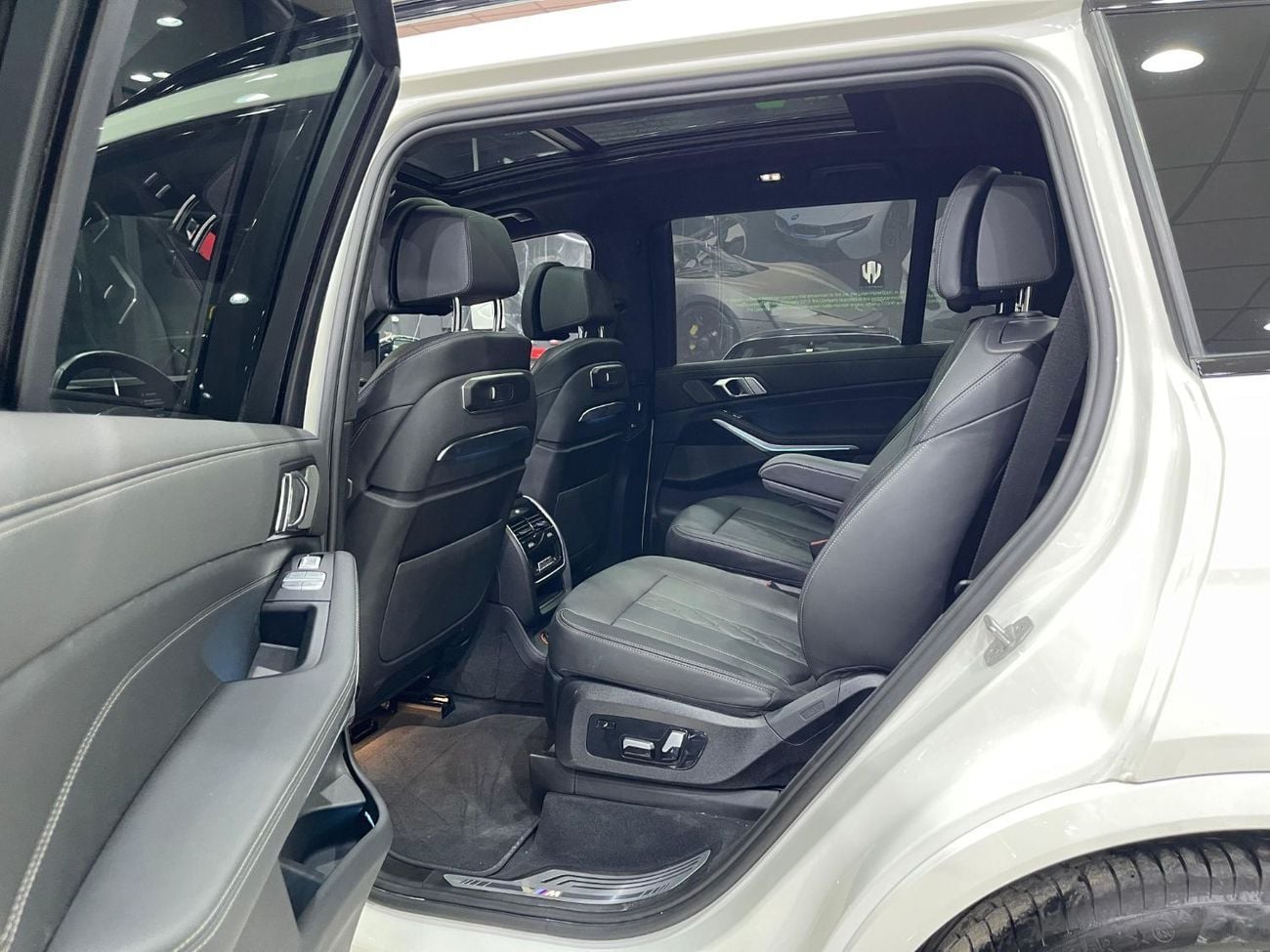 بي أم دبليو X7 40i M Sport Pure 3.0L (340 HP)