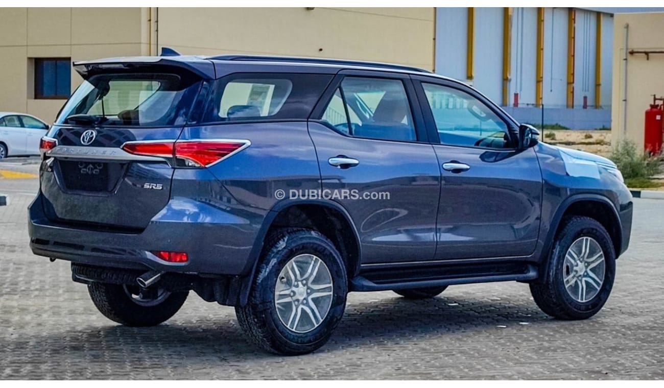 Toyota Fortuner GX1 Технические особенности Двигатель2,7 л Габаритные размеры мм: Д4795 x Ш1855 x В1835 Полная масса