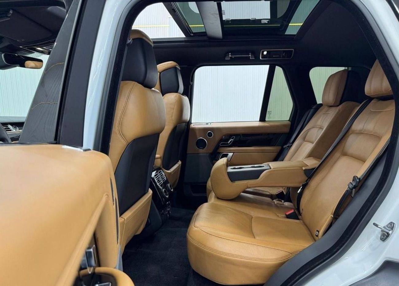 لاند روفر رينج روفر Vogue SE 5.0L 2020 Range Rover Vogue P525 SE, Warranty, Full Range Rover Service History, Full Optio