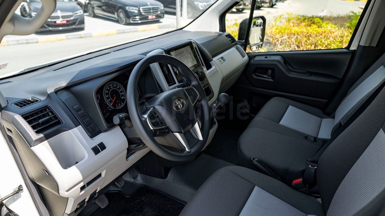 تويوتا هاياس TOYOTA HIACE HR CARGO VAN