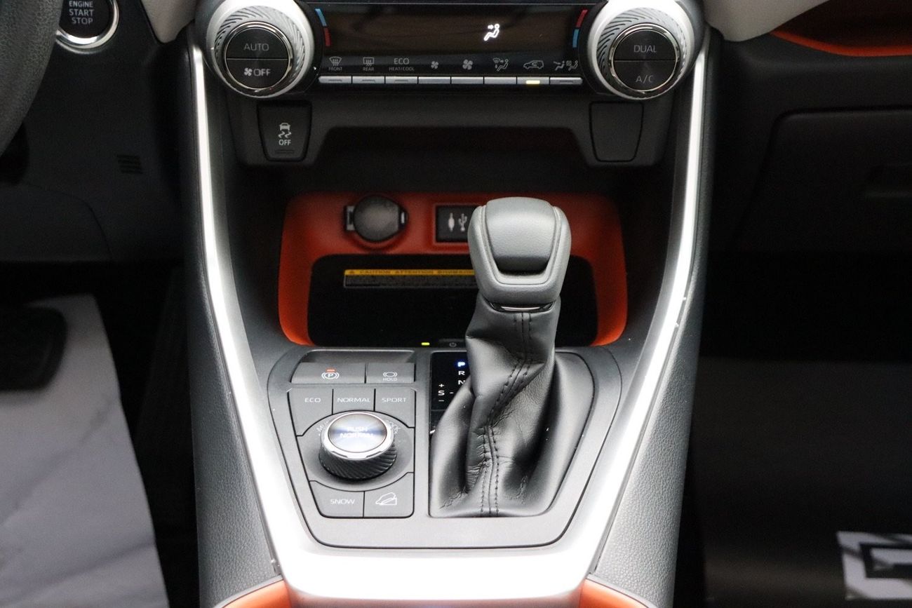 تويوتا راف ٤ Adventure 2.5L AWD Toyota RAV4 Limited AWD / 2020 / GCC / 24,000KM / Original paint