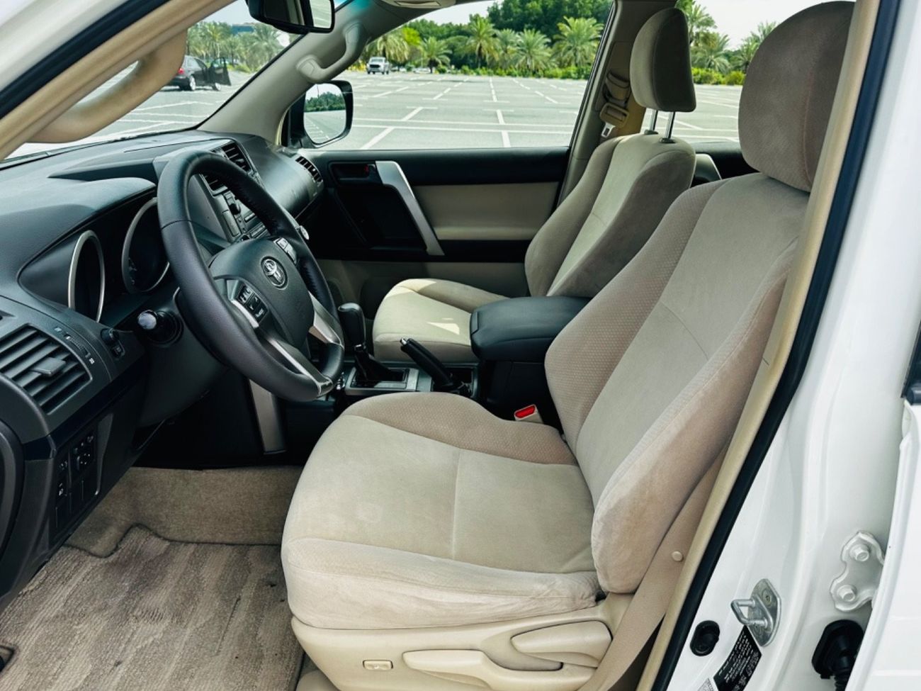 تويوتا برادو Std موديل 2013 خليجي حاله ممتازه من الداخل والخارج قطعه واحده صبغ نظافه