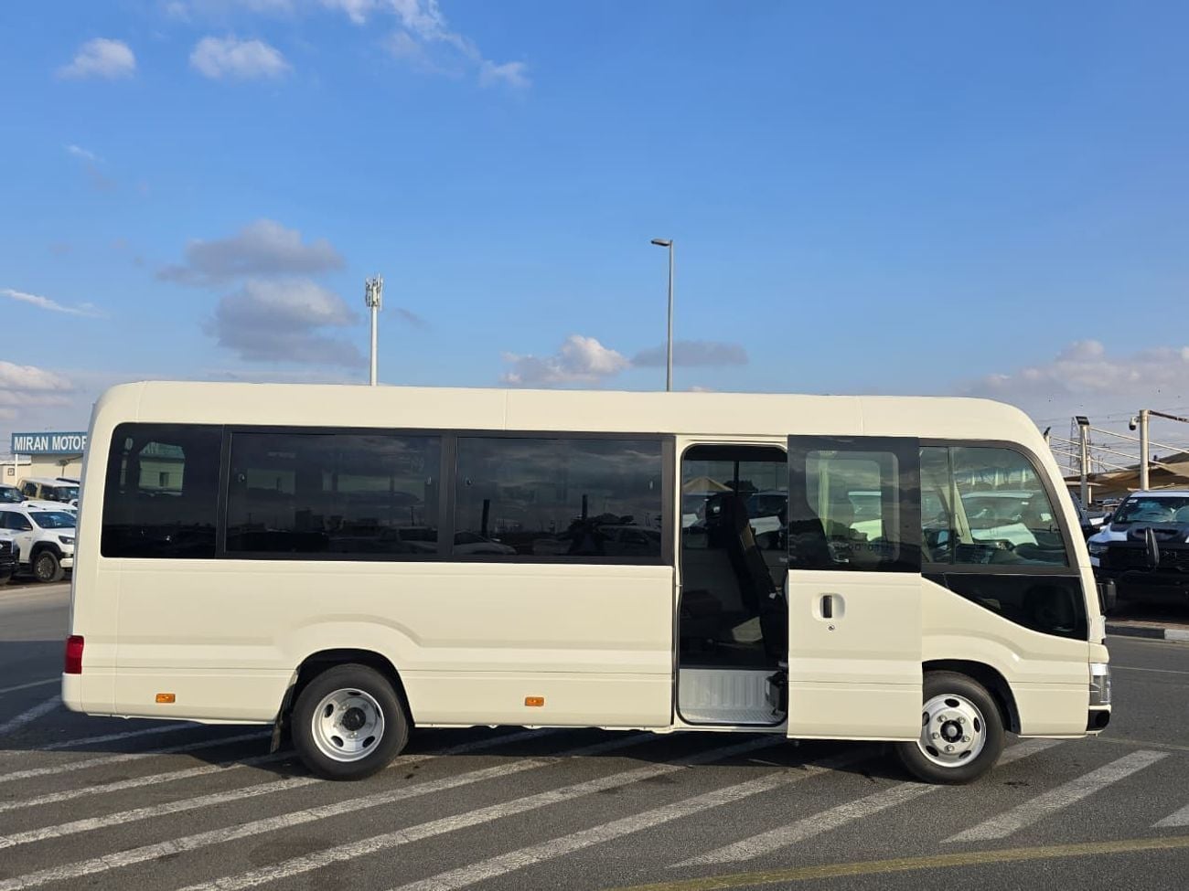 Toyota Coaster coaster 4.2l 23 SEATS