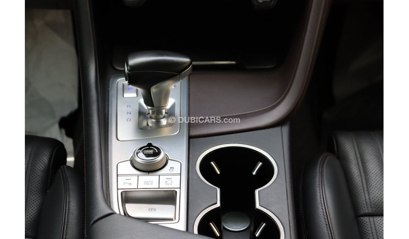 Genesis G70 Genesis G70 Platinum / 3.3T / 2018 / GCC / Free Accident