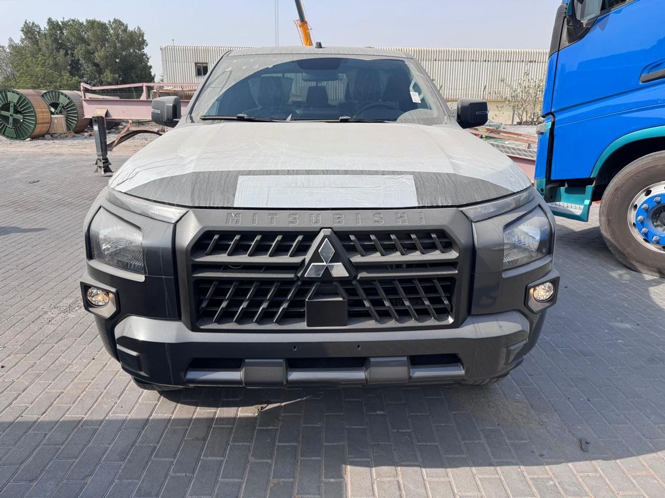 Mitsubishi L200 MITSUBISHI L200 Petrol Double Cabin 4WD 5MT 2.5L GLX -FULL OPTION_Grey