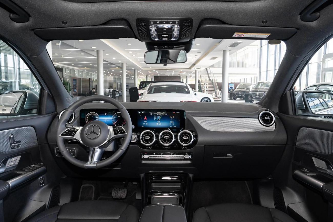 Mercedes-Benz GLA 200 MERCEDES BENZ GLA200 1.3L TURBO FULL OPTION MODEL 2025