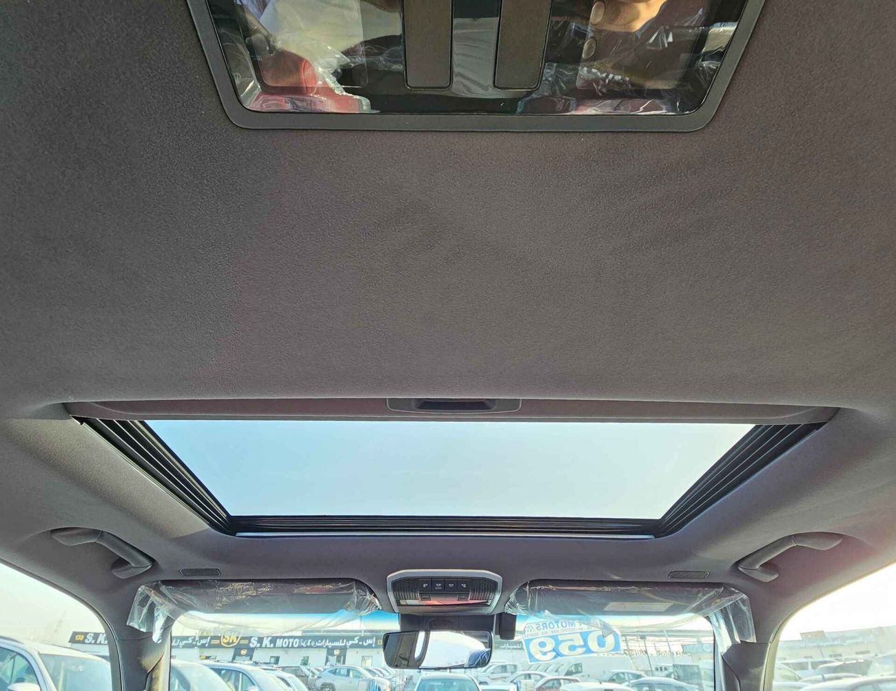 Toyota Land Cruiser 3.3L Diesel Top Variant With RADAR | HUD | BIG DVD | JBL | GCC Specs (CODE # VXR-Z)