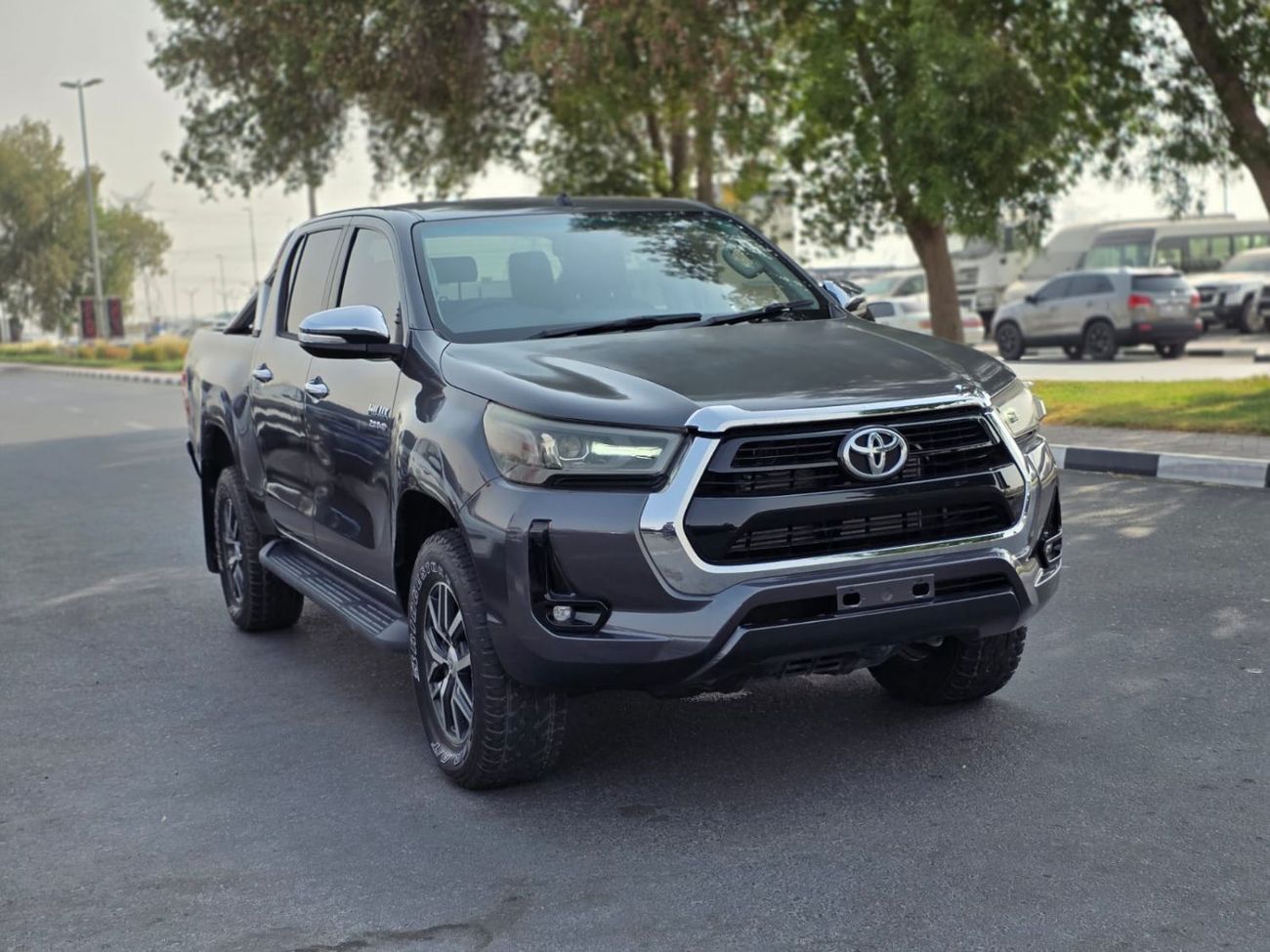 Toyota Hilux diesel 2.8 liter ,right hand drive ,auto transmission ,push start