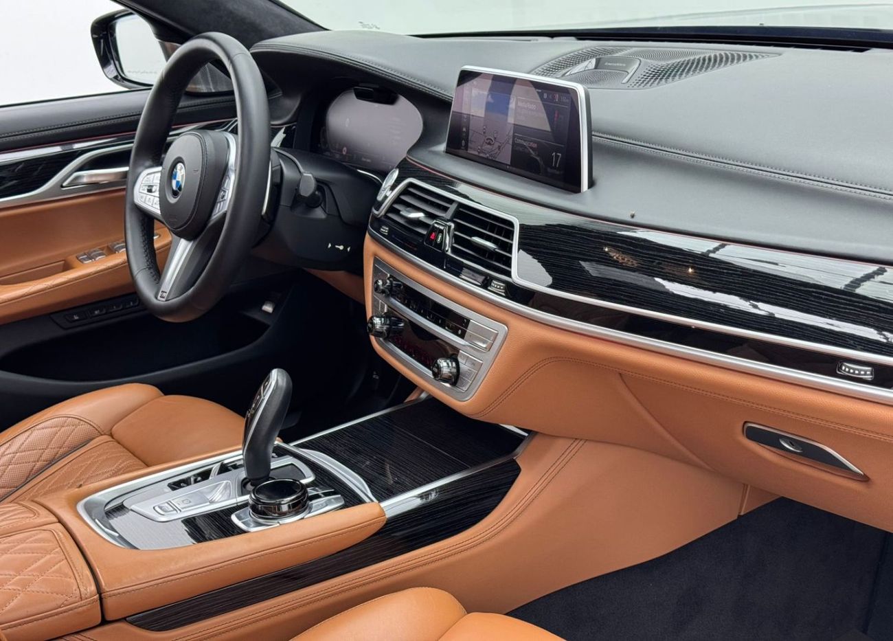 BMW 750Li xDrive 4.4L (530 HP) 2020 BMW 750Li xDrive M-Sport, Full Service History, 1 Year Warranty, GCC