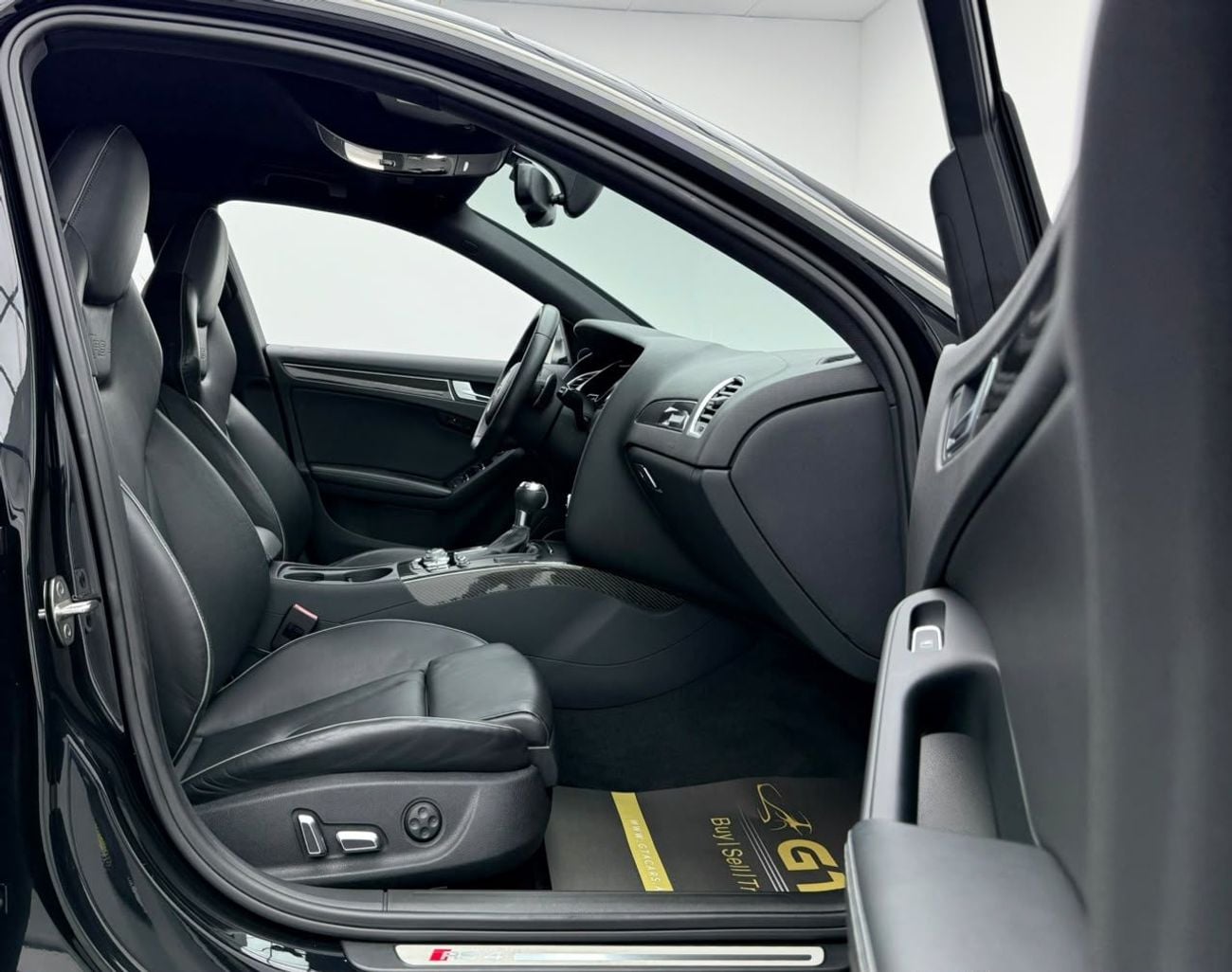 Audi RS4 STANDARD 2014 Audi RS4, Service History, Excellent Condition, Japanese Specs.