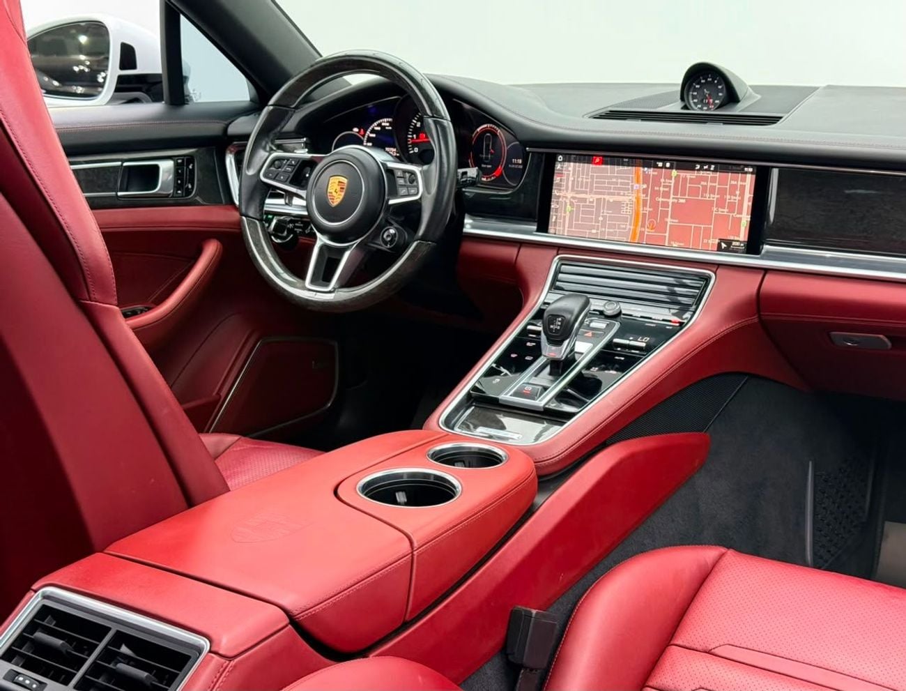 Porsche Panamera 4 SPORT TURISMO 2018 Porsche Panamera 4 Turismo, Full Porsche Service History, Sport Chrono Package, GCC