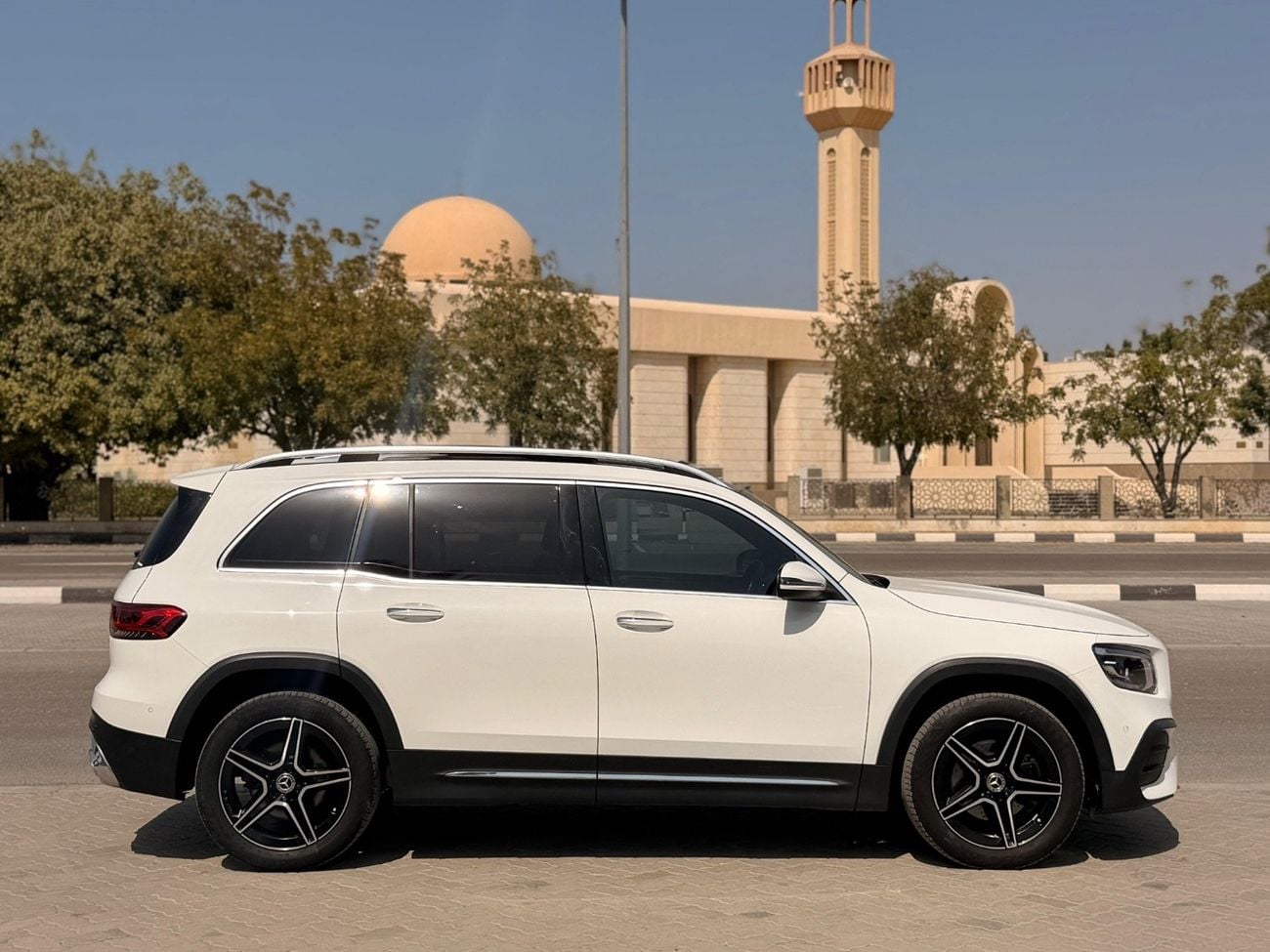 Mercedes-Benz GLB 200 Premium 1.4L (7 Seater)